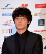 「第69回毎日映画コンクール」授賞式に出席した綾野剛