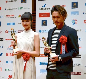 「第69回毎日映画コンクール」新人賞授賞式に出席した登坂広臣、小松菜奈
