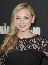 『ARROW／アロー』スピンオフドラマに悪役でゲスト出演する、エミリー・キニー