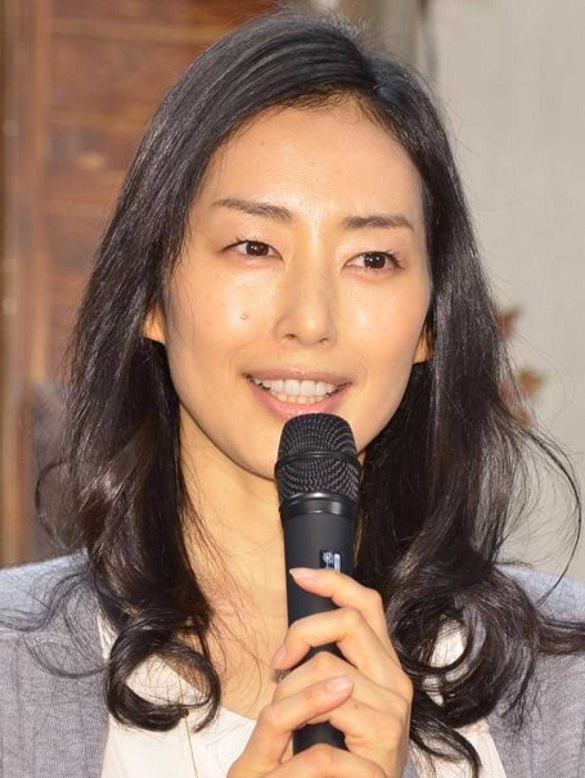 木村多江「男っぽくてカッコいい」ドラマ共演でドランクドラゴン塚地に一目惚れ!