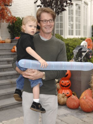 カイル・マクラクランと息子（2010年10月）