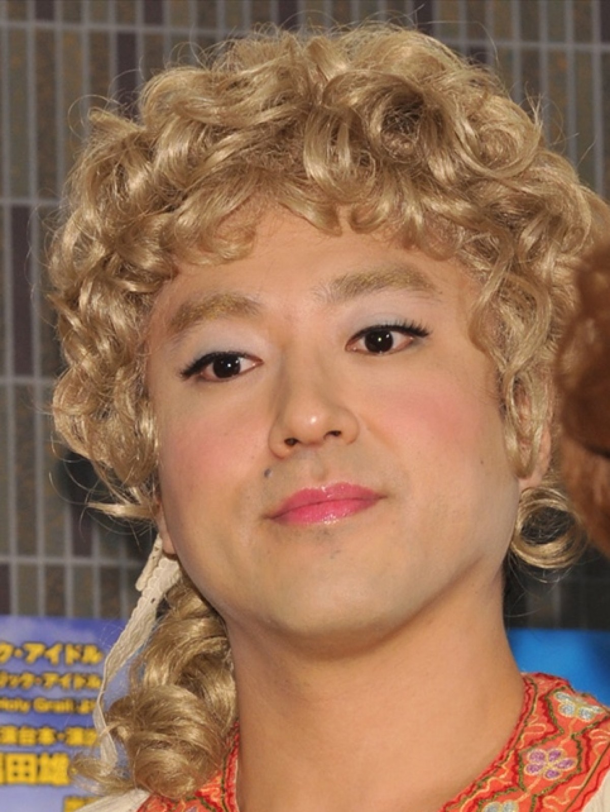 平野綾、胸を盛って「パットは6枚です！」  スケスケ衣装も「色々頑張ります」