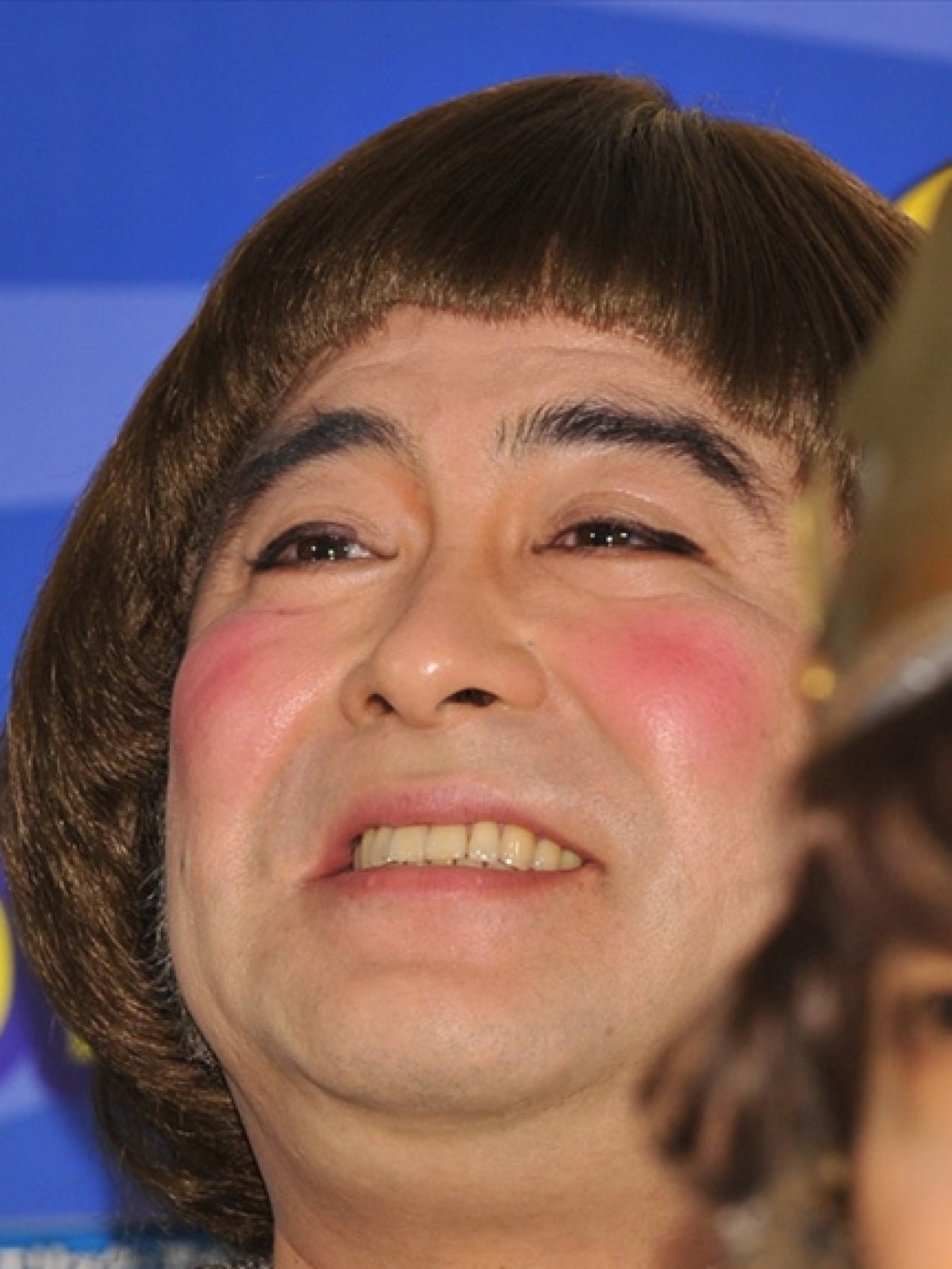 平野綾、胸を盛って「パットは6枚です！」  スケスケ衣装も「色々頑張ります」