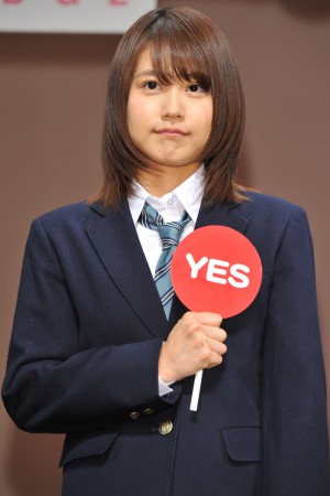 映画『ストロボ・エッジ』完成披露舞台挨拶に登場した有村架純