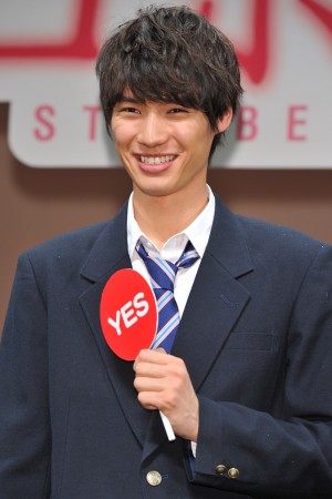 映画『ストロボ・エッジ』完成披露舞台挨拶に登場した福士蒼汰