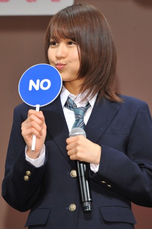 映画『ストロボ・エッジ』完成披露舞台挨拶に登場した有村架純