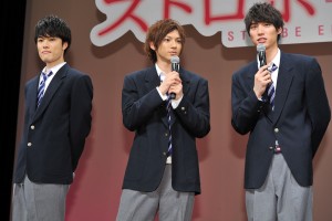 映画『ストロボ・エッジ』完成披露舞台挨拶に登場した山田裕貴