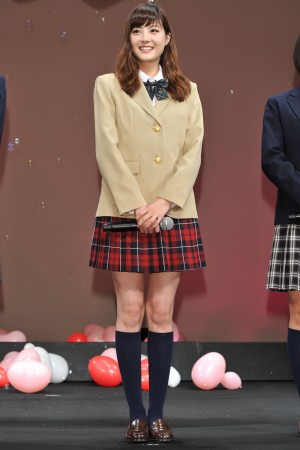 映画『ストロボ・エッジ』完成披露舞台挨拶に登場した佐藤ありさ