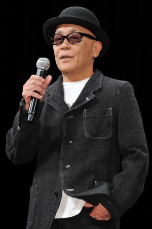 映画『ストロボ・エッジ』完成披露舞台挨拶に登場した廣木隆一監督