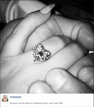 レディー・ガガが恋人テイラー・キニーから受け取った指輪