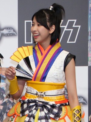 KISS来日会見に、ももいろクローバーZが登場！（玉井詩織）