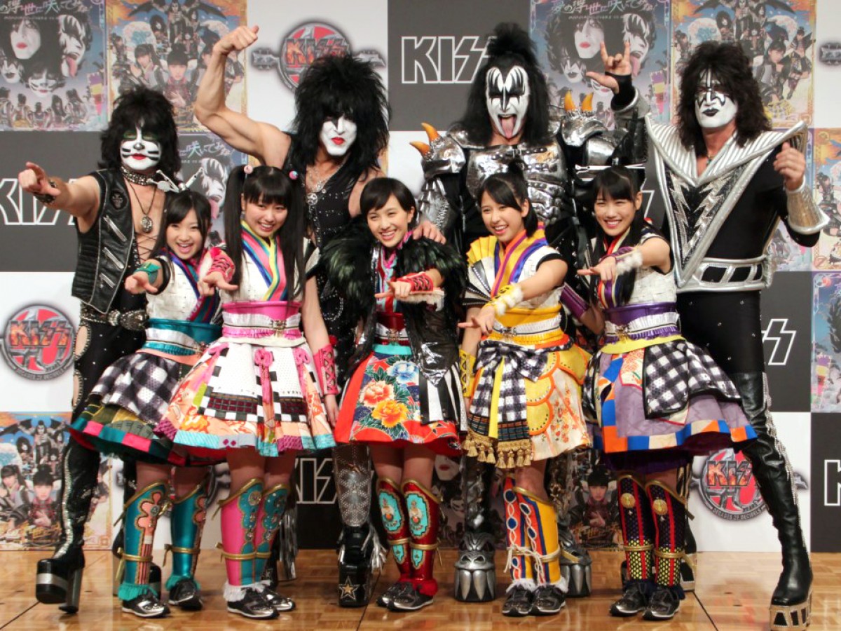 KISS、来日会見でももいろクローバーZを絶賛!