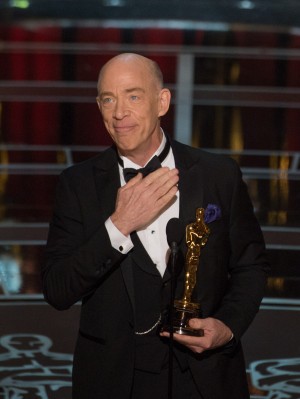 J・K・シモンズ、第87回アカデミー賞にて助演男優賞受賞スピーチの様子