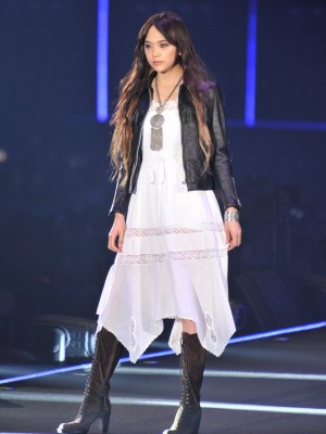 松井愛莉、「第20回 東京ガールズコレクション 2015 SPRING／SUMMER」にて