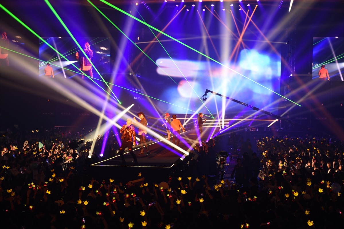 BIGBANG、TGCとの“夢のコラボ”で圧倒的なパフォーマンスを披露　＜東京ガールズコレクション2015春夏＞