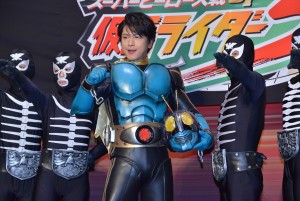 『スーパーヒーロー大戦GP 仮面ライダー3号』完成披露イベントに登壇した及川光博