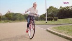 イオン「トップバリュ パンクに強いLED オートライト付き自転車」CM 場面写真