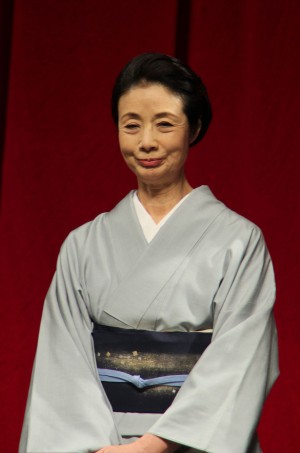 『エイプリルフールズ』完成披露試写会に登壇した富司純子