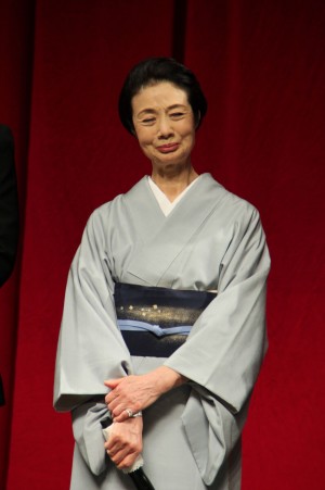 『エイプリルフールズ』完成披露試写会に登壇した富司純子