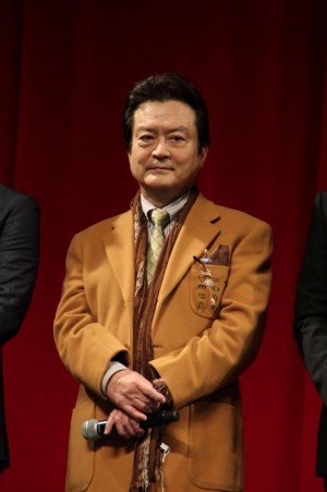 『エイプリルフールズ』完成披露試写会に登壇した大和田伸也