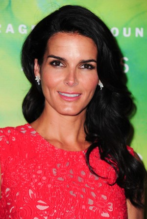 アンジー・ハーモン