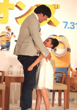バナナマン・日村勇紀、藤田彩華、『ミニオンズ』日本語吹替え版キャスト発表会見にて