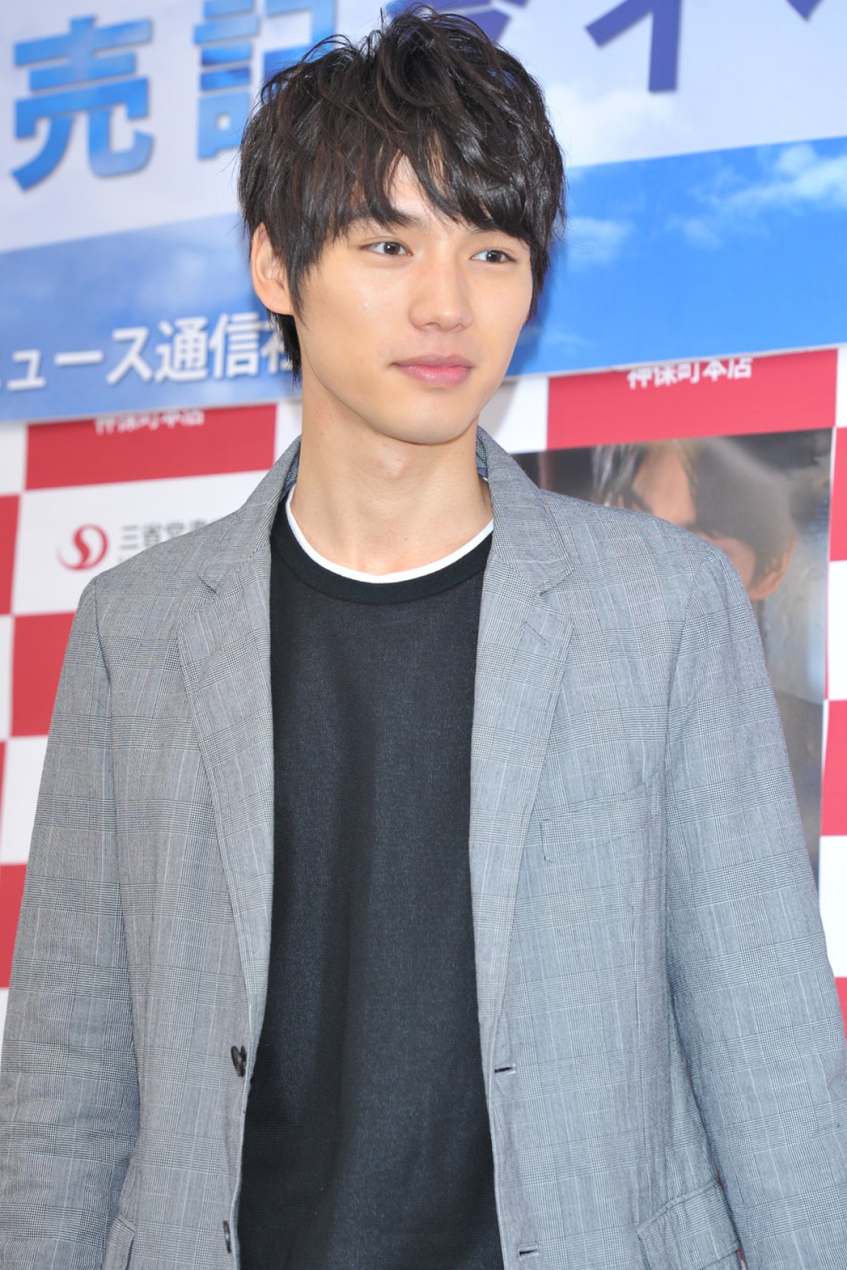 福士蒼汰、右手負傷の理由を明かす「シャドーボクシングをしていたら…」