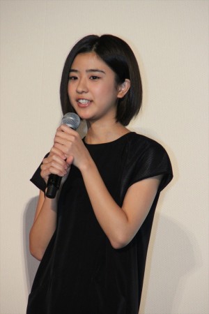 黒島結菜、『ストロボ・エッジ』初日舞台挨拶に登場