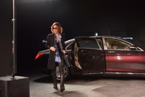 “「Mercedes‐Benz Fashion Week TOKYO」2015‐16　秋冬”オープニングイベントに登場したYOSHIKI
