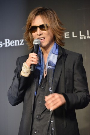 “「Mercedes‐Benz Fashion Week TOKYO」2015‐16　秋冬”オープニングイベントに登場したYOSHIKI