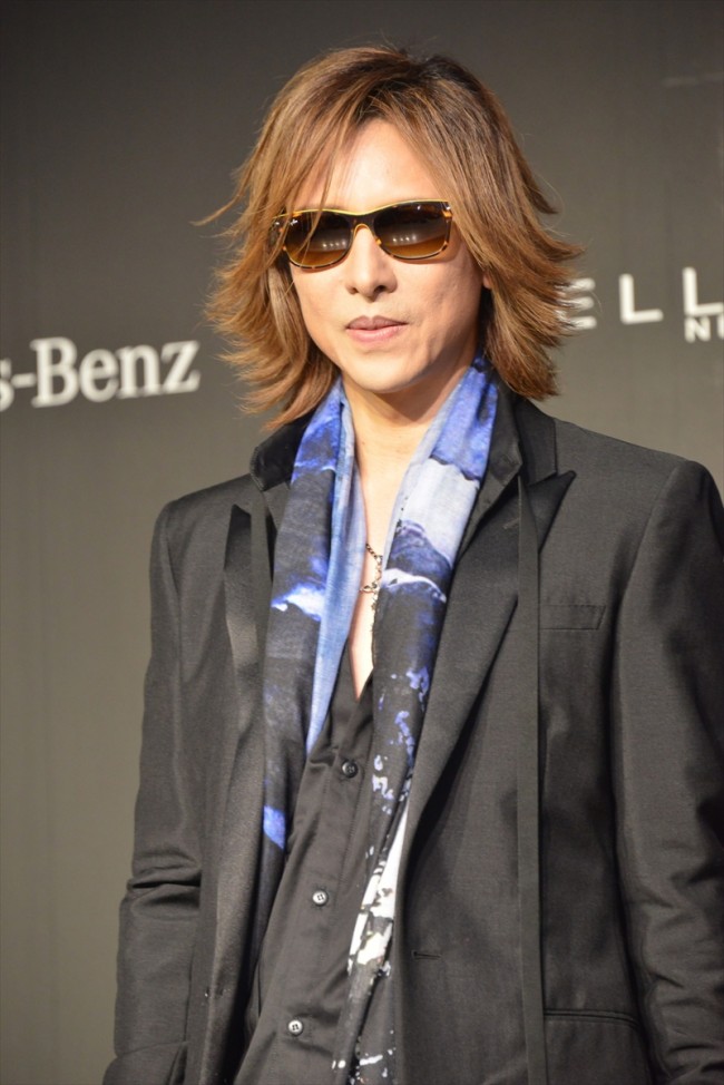 “「Mercedes‐Benz Fashion Week TOKYO」2015‐16　秋冬”オープニングイベントに登場したYOSHIKI