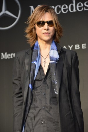 “「Mercedes‐Benz Fashion Week TOKYO」2015‐16　秋冬”オープニングイベントに登場したYOSHIKI