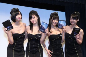 『エクスペンダブルズ3 ワールドミッション』ブルーレイ＆DVD発売記念記者発表に登場したポニーキャニオン グラドル映画宣伝部