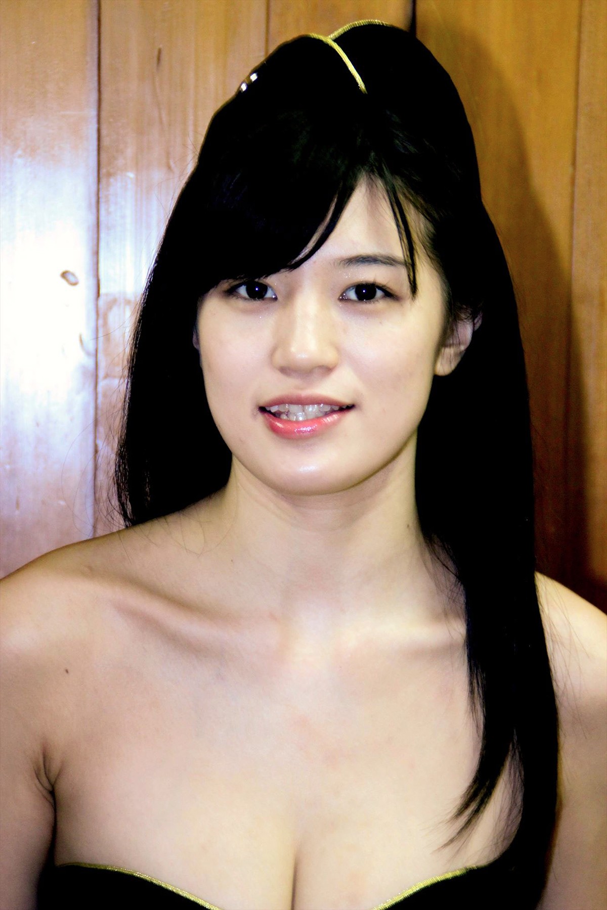 倉持由香、J・ステイサムに守ってもらいたい!? 『エクスペンダブルズ3』をセクシーPR