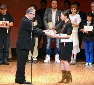 「第3回ジャパンアクションアワード」授賞式に登壇した武井咲