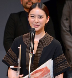 「第3回ジャパンアクションアワード」授賞式に登壇した武井咲