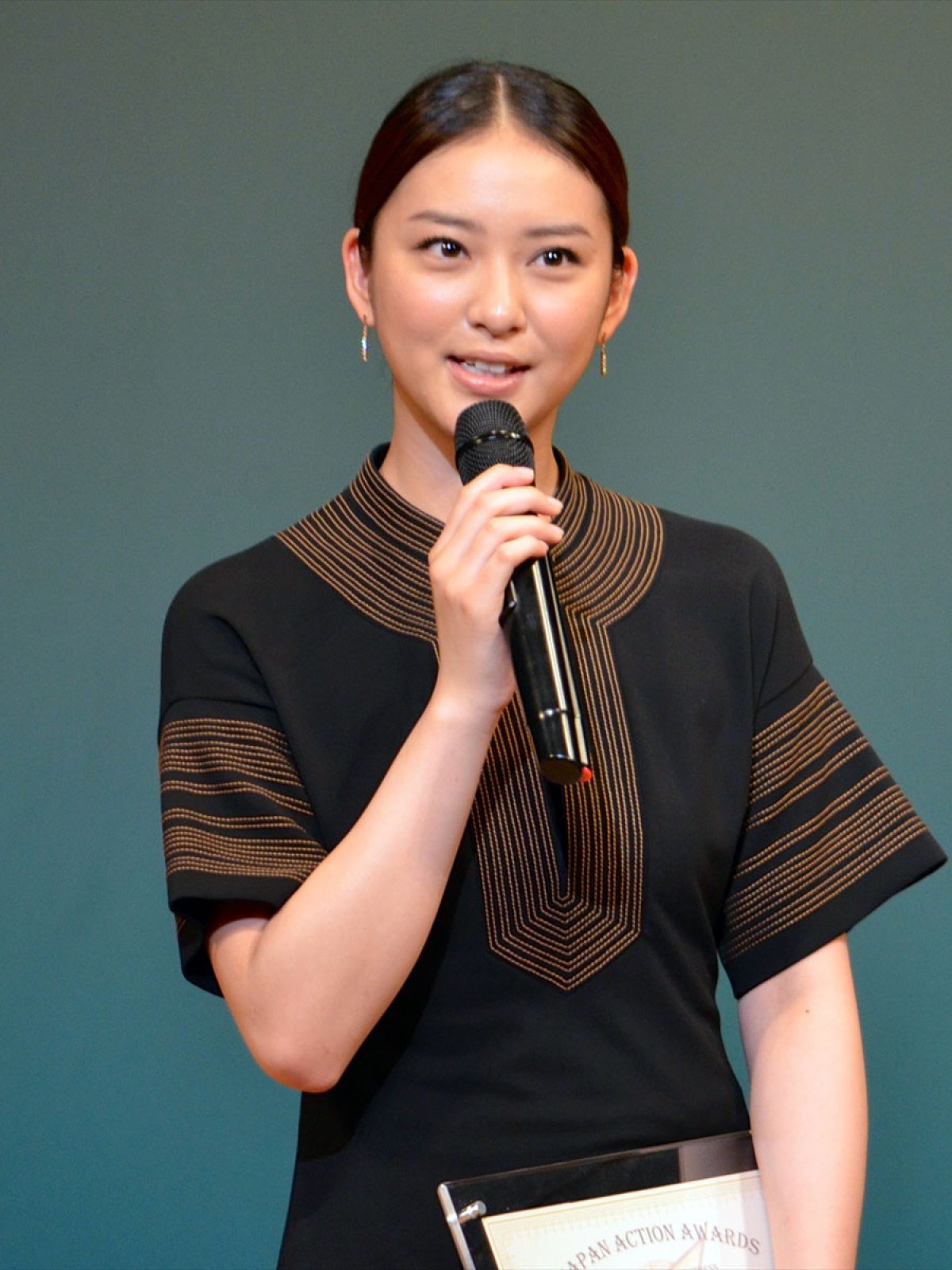 『るろ剣』武井咲、ベストアクション女優賞を受賞！佐藤健に「イェーイ！と伝えたい」