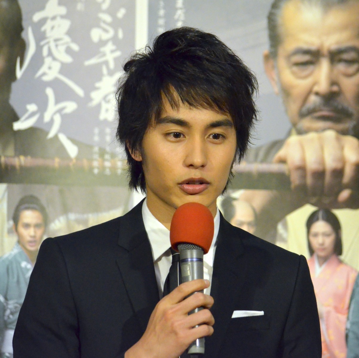西内まりや、藤竜也のかぶく姿に「かっこよくて惚れちゃいます」