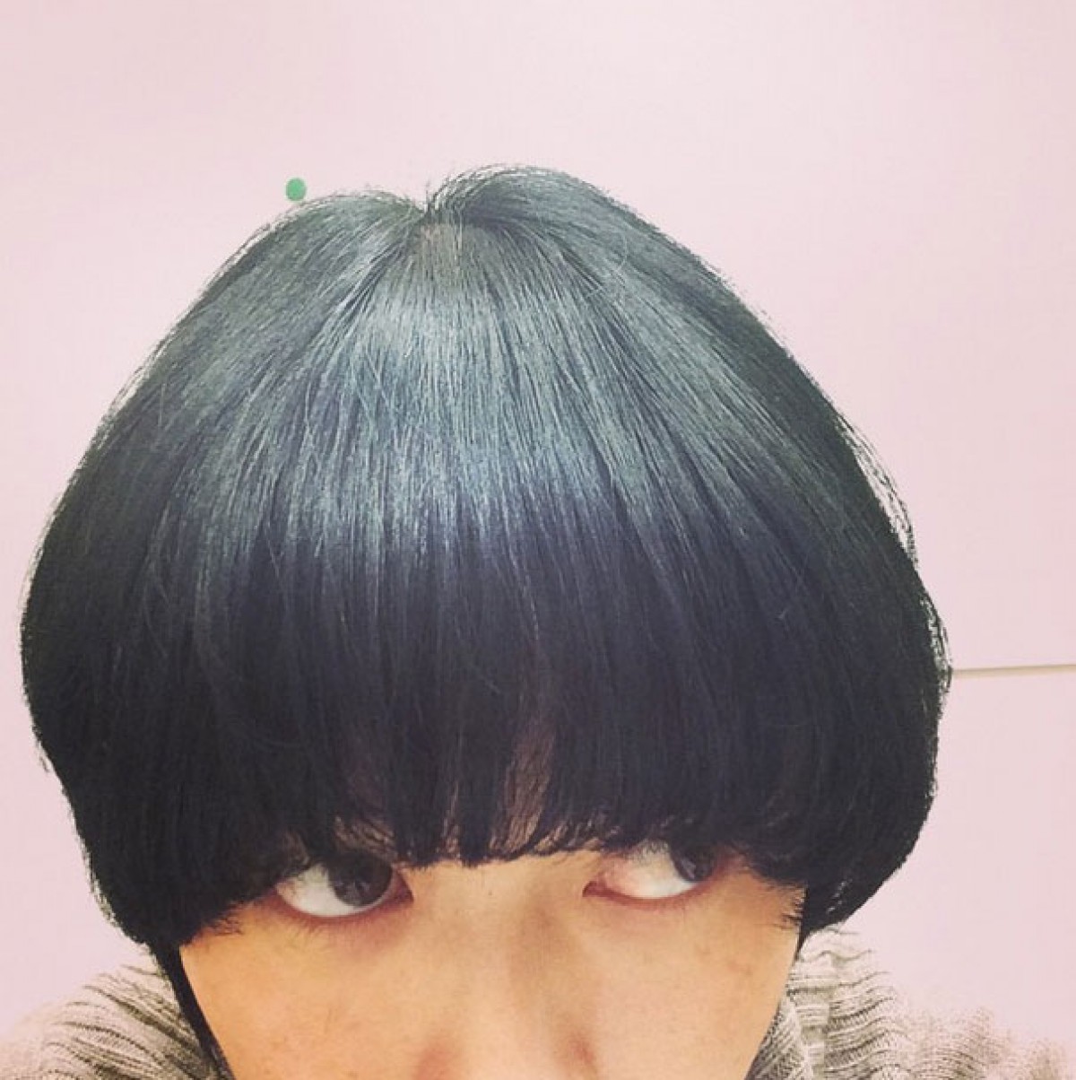 真木よう子、「気持ち切り替え」で黒髪マッシュルームに!