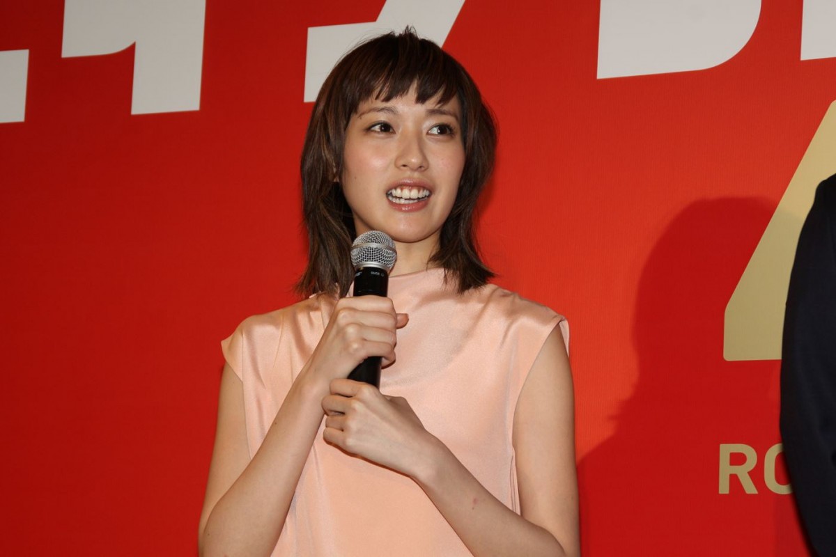 戸田恵梨香、松坂桃李に質問攻め「巨乳と貧乳どっちが好き？」に困惑