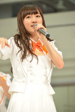 山木梨沙、カントリー・ガールズ デビューシングル発売記念イベントにて