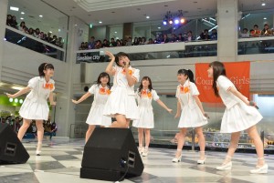 カントリー・ガールズ デビューシングル発売記念イベントの様子