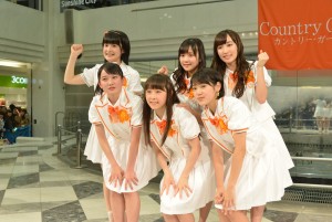カントリー・ガールズ デビューシングル発売記念イベントの様子