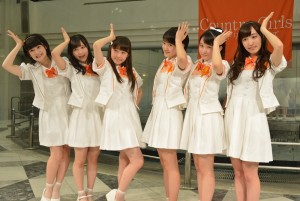 カントリー・ガールズ デビューシングル発売記念イベントの様子