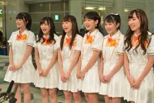 カントリー・ガールズ デビューシングル発売記念イベントの様子