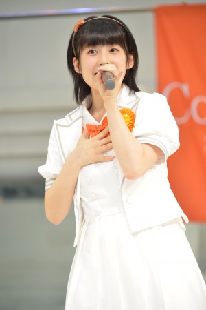 嗣永桃子、カントリー・ガールズ デビューシングル発売記念イベントにて