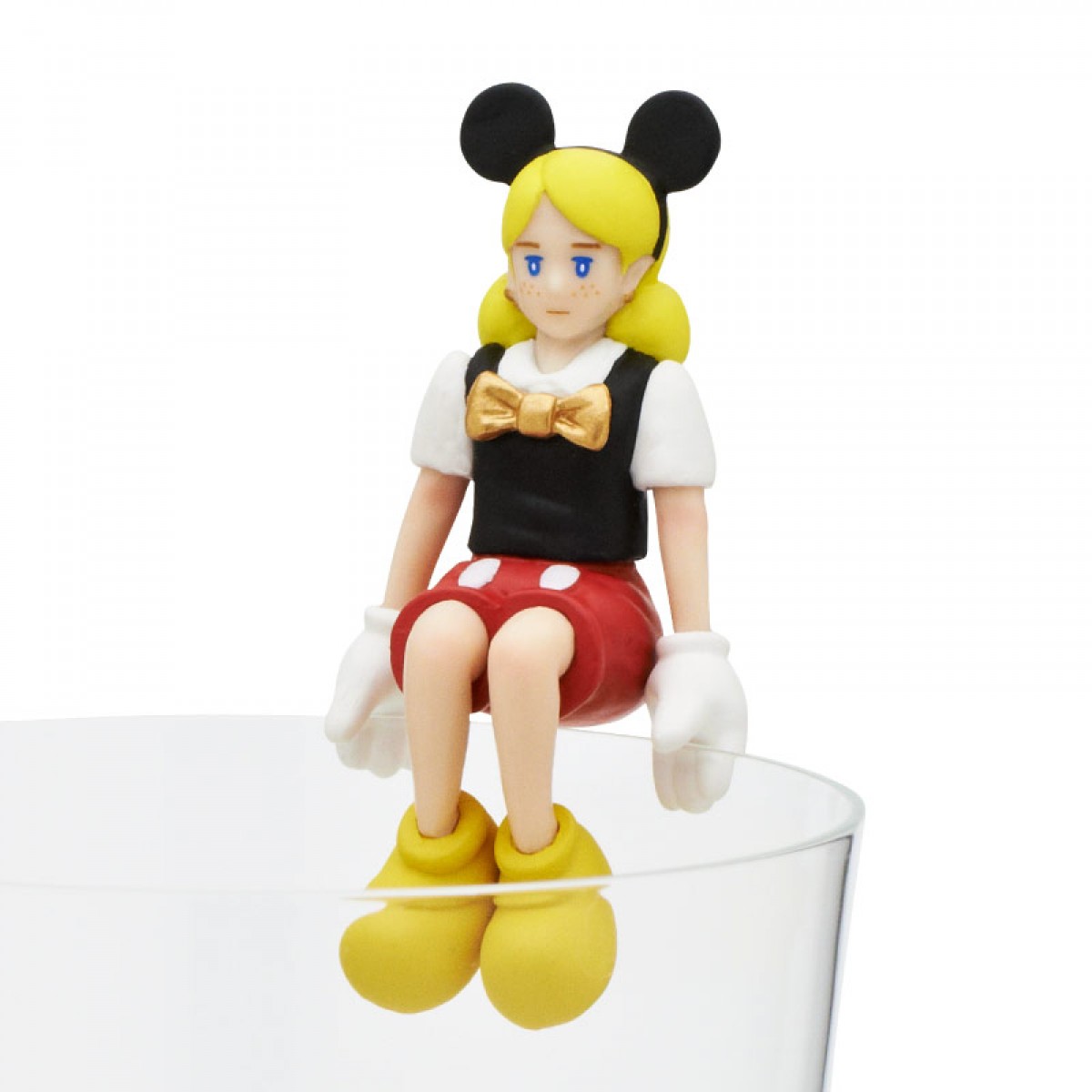 「コップのフチのあの子~ディズニーコスチュームバージョン~」 座るあの子