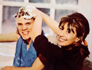 コーラで洗髪するとスーパーモデルの様な髪に!?　ライターが検証