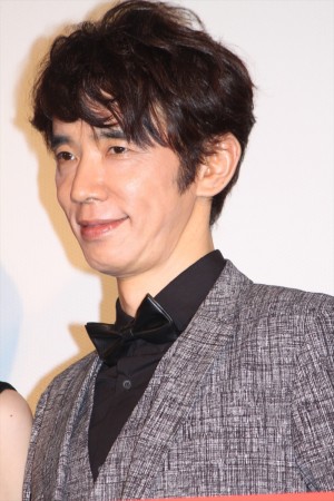 『エイプリルフールズ』公開初日舞台挨拶に登場したユースケ・サンタマリア