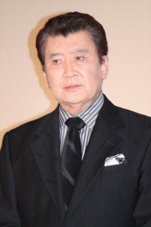 『エイプリルフールズ』公開初日舞台挨拶に登場した里見浩太朗